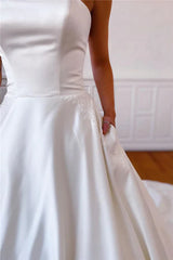 Aimishang Elegant Lace Appliques Long Strapless White Wedding Dress with Pockets