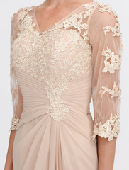 A-Line Mother of the Bride Dress Plus Size Elegant  V Neck Floor Length Chiffon Half Sleeve with Appliques Side Draping