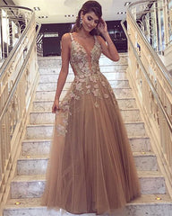 Lace Embroidery V-neck Tulle Prom Dresses Floor Length Evening Gowns