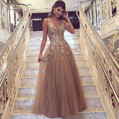 Lace Embroidery V-neck Tulle Prom Dresses Floor Length Evening Gowns