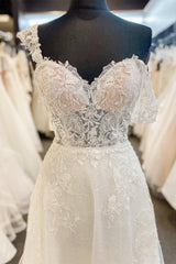 Pricess A-Line Straps Wedding dress with Appliques