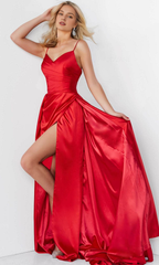 A-line V-neck thin shoulder strap wrapped in height shorts and floor length evening dress
