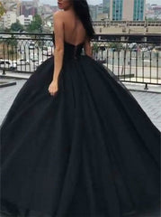 2024 Simple Black Wedding Dresses Gothic V-neck Strapless Bridal Bride Dress