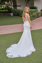 Low round neck fan-shaped lace fitted horn and floor length wedding dress