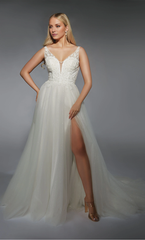 Lace chiffon deep V-neck backless lace decal wedding dress