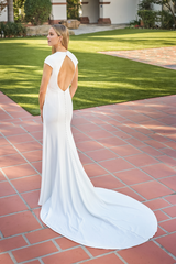 Deep V-neck tight corset with short sleeves and floor length wedding dress