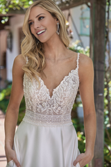 Heart collar embroidered lace bead and floor length wedding dress