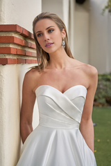 A-line satin strapless collar and floor length wedding dress