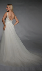 Lace chiffon deep V-neck backless lace decal wedding dress