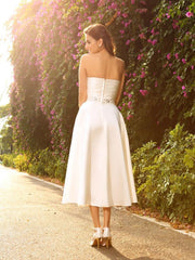 Aimishang  A-Line/Princess Sweetheart Beading Sleeveless Short Satin Wedding Dresses
