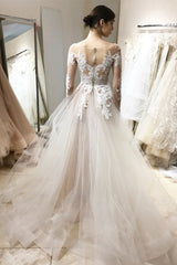 V-Neck Long Sleeves Ivory Wedding Dress with Lace Appliques