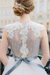 Charming A-Line Lace Bodice Tulle Wedding Dresses