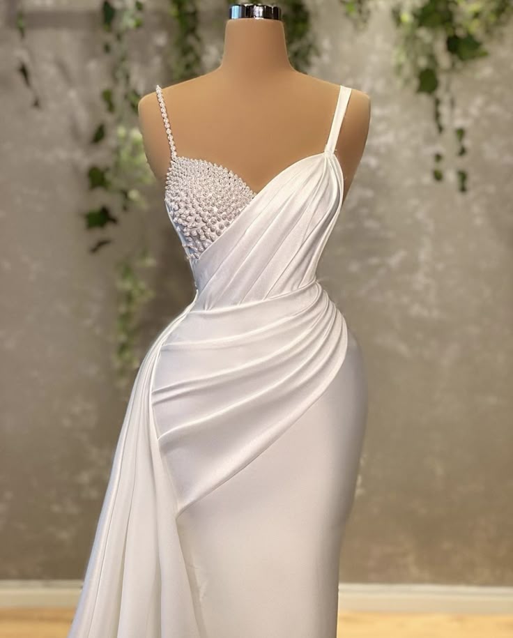 Elegant White Mermaid Sweetheart Satin Beaded Long Prom Dress Formal Spaghetti Strap Evening Gown ED01620