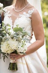 A-Line/Princess Lace Applique Illusion Wedding Dresses