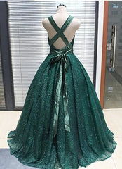 2024 Hot Green Sequined Prom Dresses Long V Neck Ball Gown Quinceanera Dresses