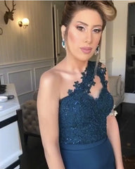 Lace Appliques One Shoulder Mermaid Bridesmaid Dresses