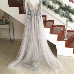 Sparkly Crystal Beaded V-neck Tulle Split Evening Dresses