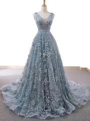 V-neck Appliques Lace Wedding Dresses with Chapel Train