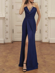 Tight fitting/cylindrical strapless sleeveless and ground slit evening dress