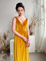 Mustard Yellow Velvet Bridesmaid Sleeveless Open Back Dress V-neck Maxi Dress Bridesmaid Prom Gown Floor Length Wedding Dress Plus Size