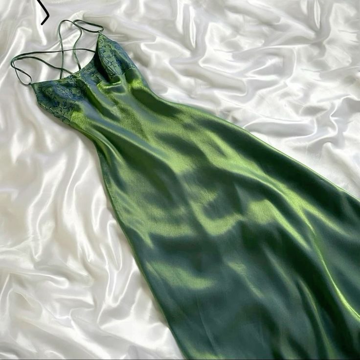 Beautiful A Line Spaghetti Straps Green Long Prom Dresses Evening Gowns P2312