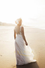 A-Line/Princess Sweep Train Lace Wedding Dress with Appliques Lace