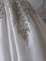 Timeless Ball Gown Sweetheart Neckline Sequin Sleeveless Wedding Dress Bridal Dresses SD2519