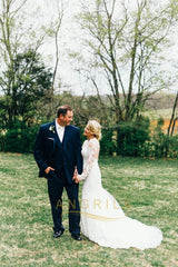 Sleek Trumpet/Mermaid Long Sleeves Lace Wedding Dresses