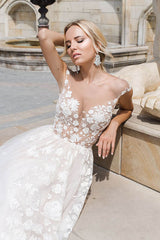 Glamorous Tulle Wedding Dresses with Lace Applique