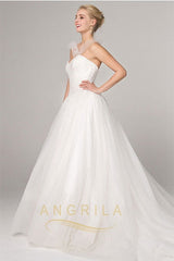 Ball-Gown Sweetheart Court Train Tulle Wedding Dress