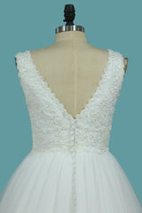 A-Line Backless Tulle Wedding Dress with Appliques Lace for Deep V-neck