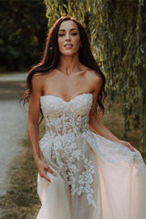 A-Line Tulle Sweetheart Wedding Dress with Lace Appliques