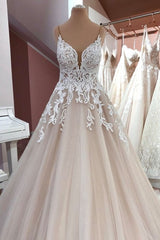 A-Line V-Neck Spaghetti Straps Tulle Wedding Dress With Appliques Lace