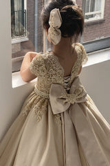 Beautiful Lace Appliques Bow Ruffles Pearls Short Sleeve Ball Gown Backless Flower Girl Dress