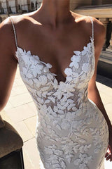 Charming Lace Appliques Mermaid Wedding Dress with Spaghetti-Straps Open Back