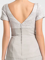 A-Line Mother of the Bride Dress Floral High Low V Neck Asymmetrical Chiffon Lace Short Sleeve with Flower