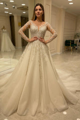 Elegant A-line Lace Appliques Wedding Dress with Long Sleeves