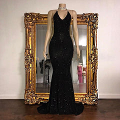 Elegant V-Neck Halter Mermaid Evening Dress with Sequins