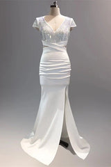 Fabulous Short Sleeves Beads Evening Dress Mermaid V-Neck With Slit