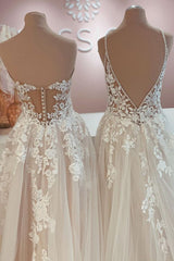 Gorgeous A-Line Floor-length Wedding Dress With Tulle Lace Appliques