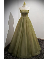 Simple and minimalist clover green square neckline fluffy short sleeved sequin ball dress in clover A-line princess backless and ground length evening dress