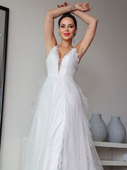 Aimishang  A-Line/Princess Lace Ruffles V-neck Sleeveless Sweep/Brush Train Wedding Dresses