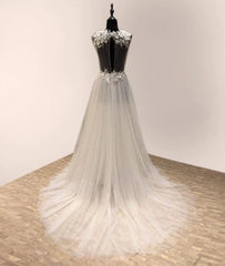 Impressive V-neck Sleeveless Sweep Train Tulle Wedding Dress with Appliques