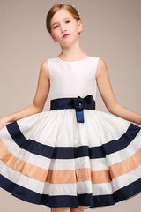 Lovely Sleeveless Jewel Flower Girl Dress with Handmade Flower