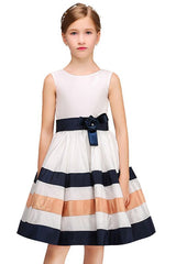 Lovely Sleeveless Jewel Flower Girl Dress with Handmade Flower