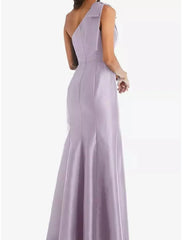 Sheath / Column Bridesmaid Dress One Shoulder Sleeveless Elegant Floor Length Satin with Bow(s) / Ruching