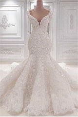 Luxurious Off-the-Shoulder Mermaid Wedding Dress With Lace Appliques
