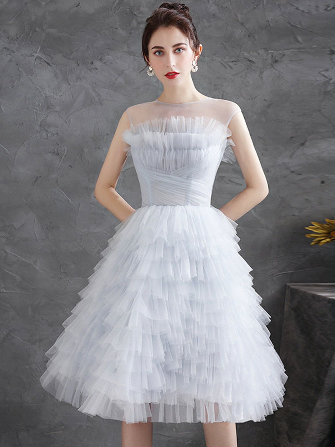 Gray Tulle Round Neck Party Dresses, Lovely Knee-Length Prom Dresses