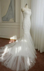 Mermaid Sleeveless Lace Appliques Covered-Button Tulle Wedding Dress