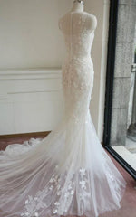 Mermaid Sleeveless Lace Appliques Covered-Button Tulle Wedding Dress